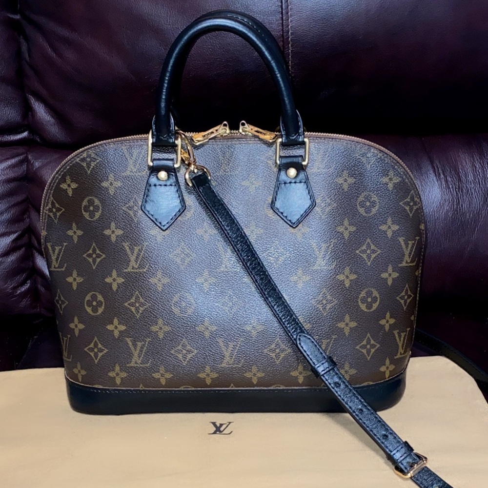 💝 Louis Vuitton Alma crossbody bag